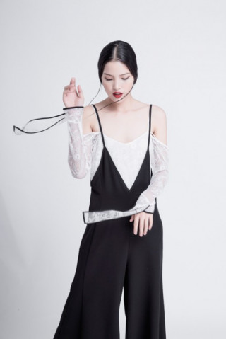 Hạ nhiệt mùa hè với váy áo mỏng nhẹ như Chà Mi