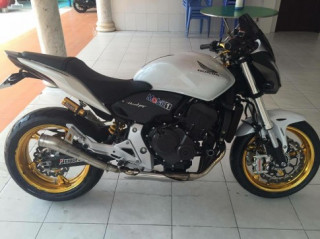 Honda Hornet 600 lên đồ chơi ấn tượng.
