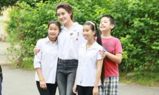 Huyền My: “Không ngại tiếng làm màu khi ủng hộ miền Trung”