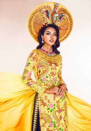 Khả Trang mang mấn vàng ròng đi thi quốc tế