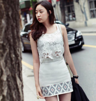 Khéo mix croptop khoe eo thon