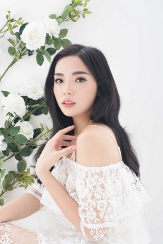 Kỳ Duyên hóa nàng thơ trong sắc trắng tinh khôi