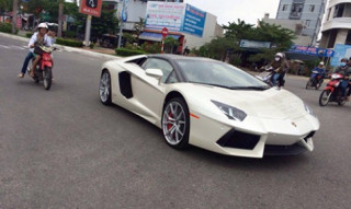  Lamborghini Aventador LP700-4 Roadster dạo phố Đà Nẵng 