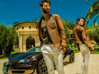  Mặc gì khi lái siêu xe Bugatti Chiron 