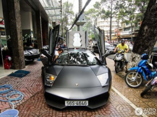  Murcielago LP670-4 SV dầm mưa ở Sài Gòn lên báo nước ngoài 