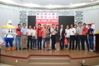  Nên thay bugi và dầu nhớt định kỳ cho xe máy 