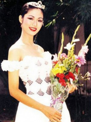  Nhan sắc Hoa hậu Thu Thủy sau 22 năm đăng quang 