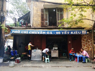 Những quán ăn trên 30 năm đắt khách ở Hà Nội	