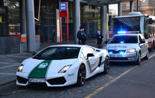  Siêu xe cảnh sát Dubai bị bắt ở châu Âu? 