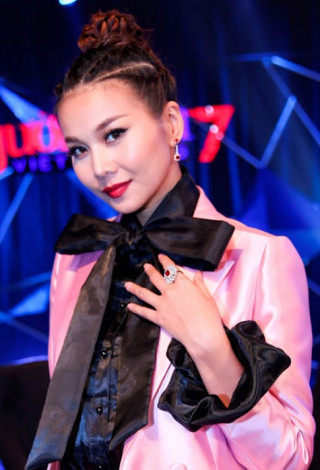 “Soi” gu thời trang đẳng cấp của Host Thanh Hằng.