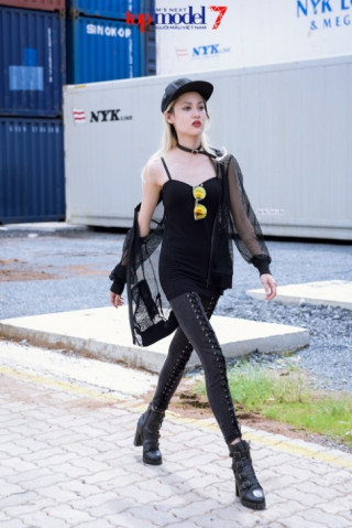 Stree style chuẩn fashionista của hot girl Fung La