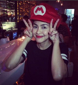 Tăng Thanh Hà khoe mũ Mario dễ thương