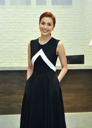 Tăng Thanh Hà rạng rỡ bên chồng điển trai