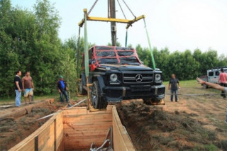  Tay chơi Nga chôn Mercedes G-class 