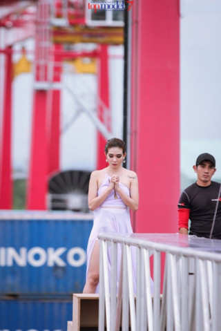 Viet Nam Next Top Model: Thí sinh khóc như mưa trong thách thức chụp ảnh trên không