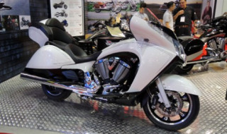  Xế ‘đẹp lạ’ Victory Vision Tour có giá 980 triệu đồng tại Việt Nam 