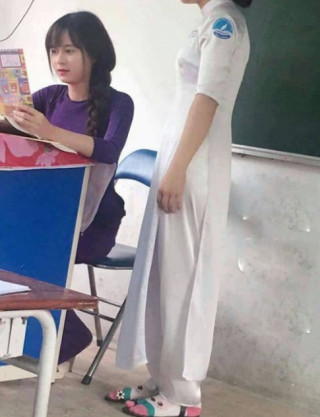 Cô giáo dạy Địa lý ở Sài Gòn bỗng “nổi như cồn” nhờ xinh đẹp
