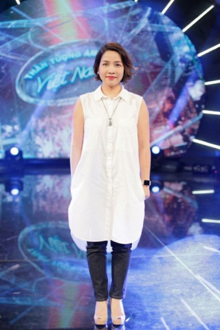 Diva Mỹ Linh xinh đẹp đi dạy hát cho thí sinh Vietnam Idol