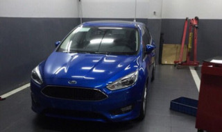  Ford Focus Titanium 2016 đầu tiên về Việt Nam 