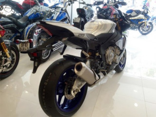  Hình ảnh Yamaha YZF-R1M tại Việt Nam 