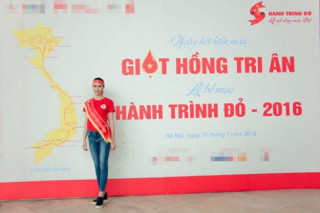 Hoa hậu Biển Thùy Trang tươi tỉnh đi hiến máu cùng giới trẻ Thủ đô