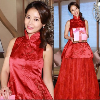 Lâm Tâm Như đeo trang sức 1 tỷ đô la Hồng Kông trong lễ cưới