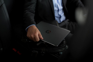  Laptop HP mỏng, nhẹ cho doanh nhân 