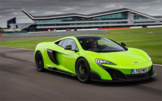  McLaren 675LT 