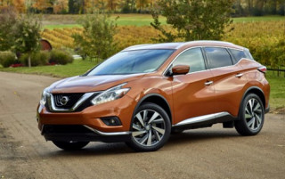  Nissan Murano giá 29.700 USD đe dọa Toyota Highlander 