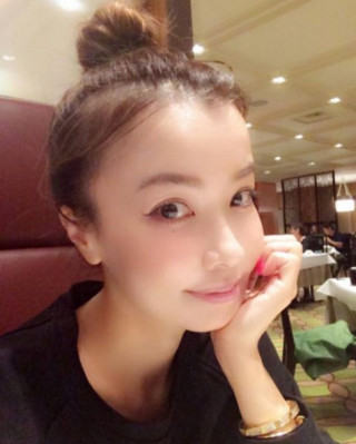 Nữ ca sĩ Nhật 45 tuổi nhìn như 25 sẽ khiến bạn phải tức tốc giữ gìn nhan sắc
