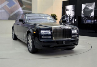  Rolls-Royce bán xe siêu sang như thế nào? 