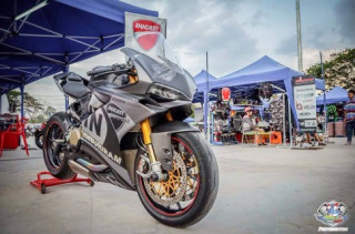 Siêu phẩm Ducati 1299 Panigale trong gói độ đầy giá trị