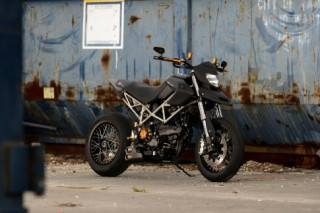 Siêu xe đường phố đa nhiệm HyperMotard độ cực chất
