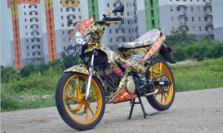  Suzuki Raider lên màu không giống ai 