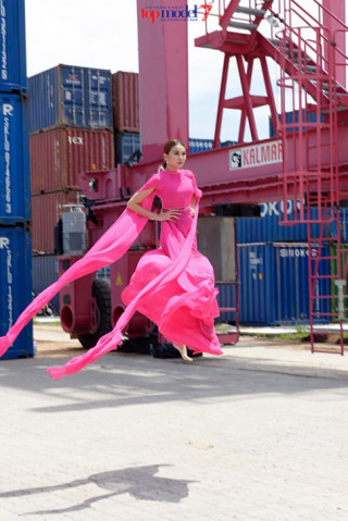 Thanh Hằng bầm dập khi ghi hình Vietnam’s Next Top Model