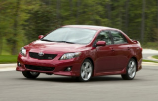  Toyota Corolla bị triệu hồi vì lỗi túi khí 
