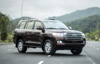  Toyota Land Cruiser 2015 có giá 2,8 tỷ tại Việt Nam 