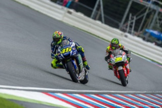 Valentino Rossi đã rất nỗ lực để kết thúc chặng đua Czech ở vị trí thứ 2