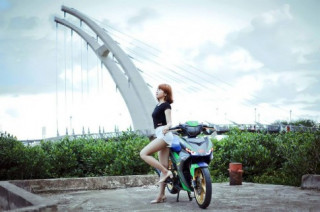 Yamaha Exciter 150 đọ dáng cùng cô nàng cá tính .