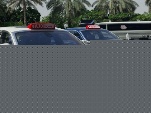  Ảnh dàn siêu xe làm taxi miễn phí tại Dubai 