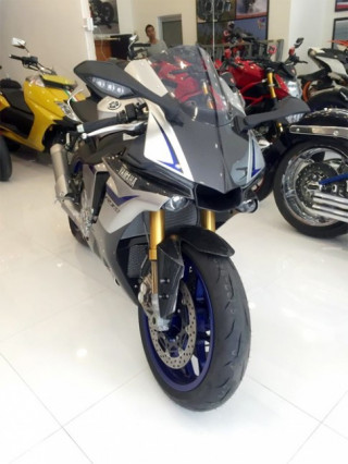  Ảnh Yamaha YZF-R1M hàng hiếm tại Việt Nam 