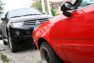  Cách khởi động ắc-quy khi hết điện 