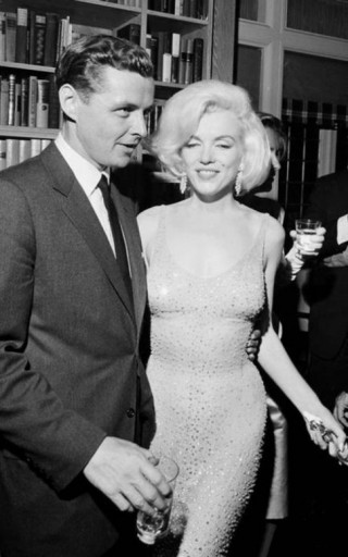 Cận cảnh chiếc váy 4,8 triệu USD của Marilyn Monroe