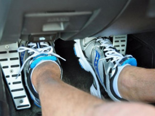  Côn trước hay phanh trước - những sai lầm của tài xế 