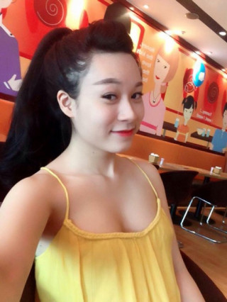 Dao kéo hỏng, hotgirl Quảng Ninh hối hận vì mặt bị đơ cứng
