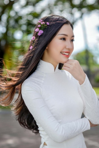 Đủ kiểu scandal làm từ thiện của người đẹp Việt