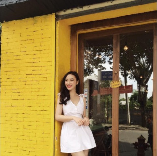 Đụng váy 795 ngàn, 2 “siêu hot girl” Sài Gòn ai đẹp hơn ai?