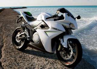  Energica Ego - siêu môtô điện tốc độ 240 km/h 