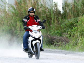  Exciter RC 2012 - xe côn tay trên phố Sài Gòn 