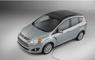  Ford giới thiệu xe chạy bằng năng lượng mặt trời 